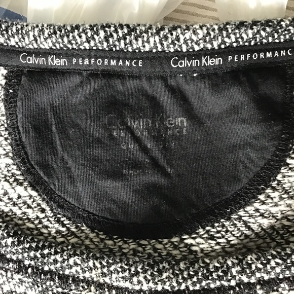 Calvin Klein Quick Dry Performance Sweatshirt - Picture 7 of 8